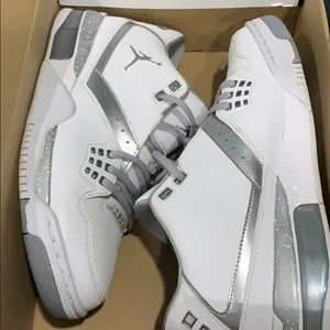 Jordan Flight 23 - White/Metallic Silver